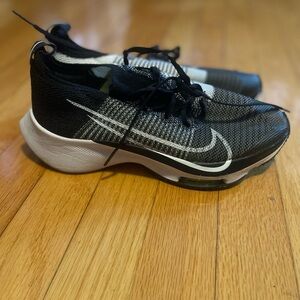 Nike kids air zoom tempo flynit